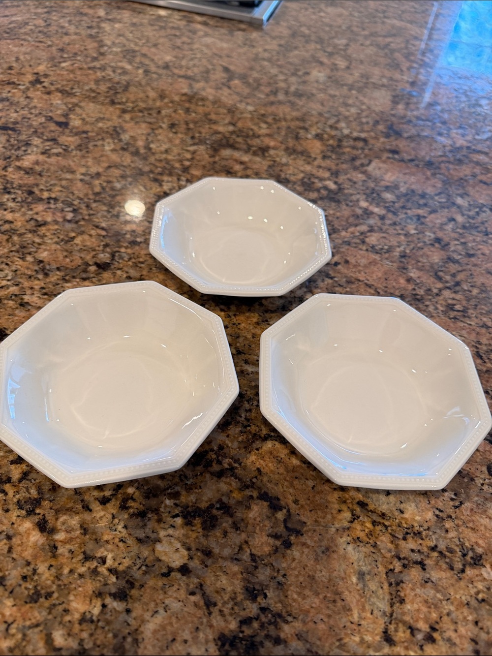 Johnson Bros. Heritage White set of 3 fruit dessert sauce bowls beaded octagonal